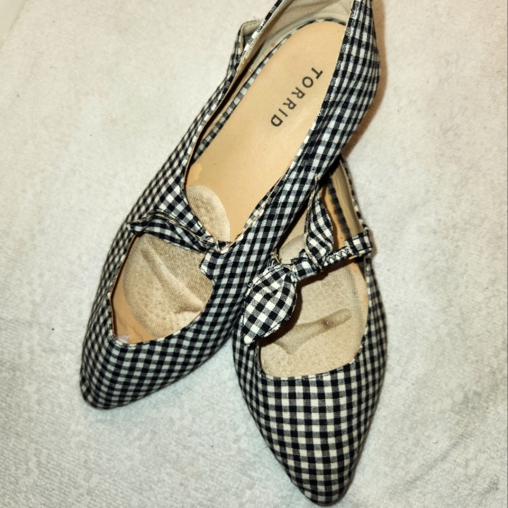 Torrid Gingham Flats 10W Blk & Wht